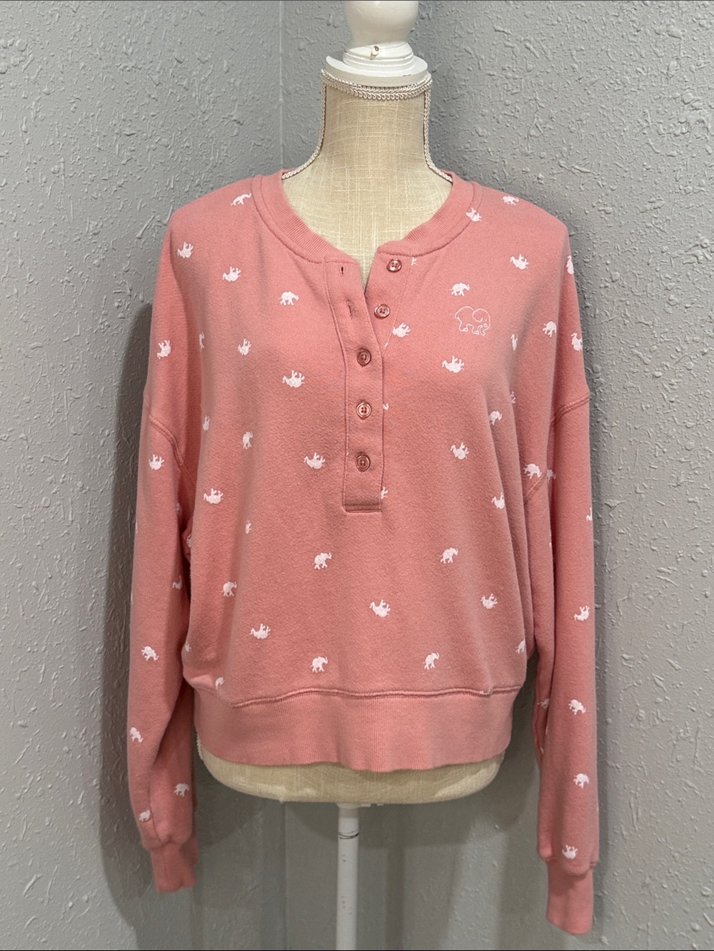 Ivory Ella Pink Elephant Print Henley Sweatshirt Size M